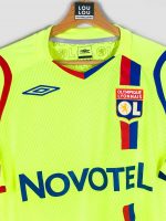 maillot de foot fluo OL