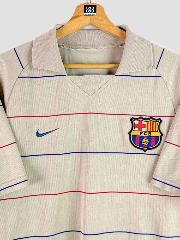 Vue de face du maillot rétro Barça 2003-2004, époque Ronaldinho au Camp Nou