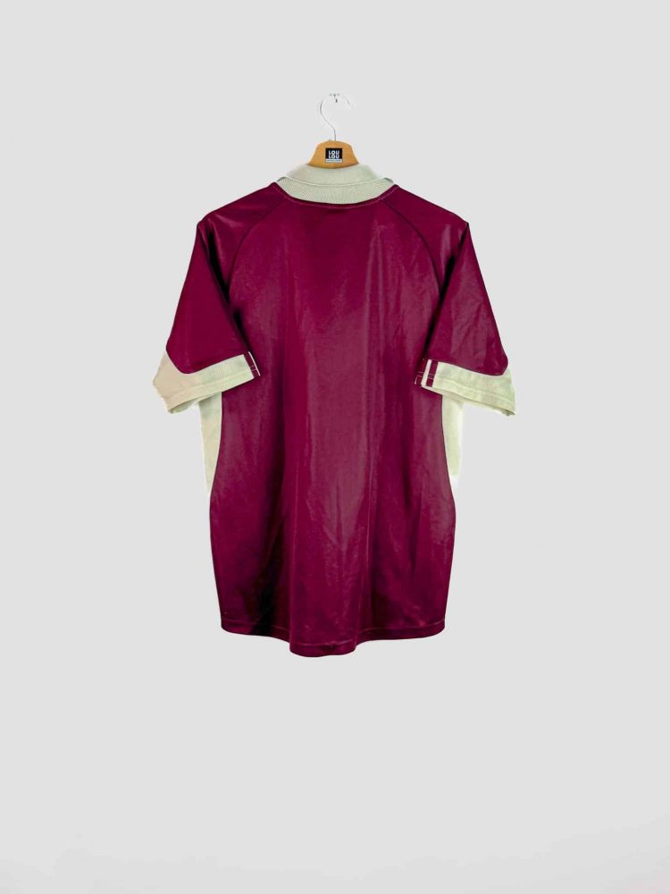 Maillot vintage des Girondins de Bordeaux saison 2001-2002, couleur bordeaux et blanc, signé Adidas – incontournable pour collectionneurs de maillots anciens.